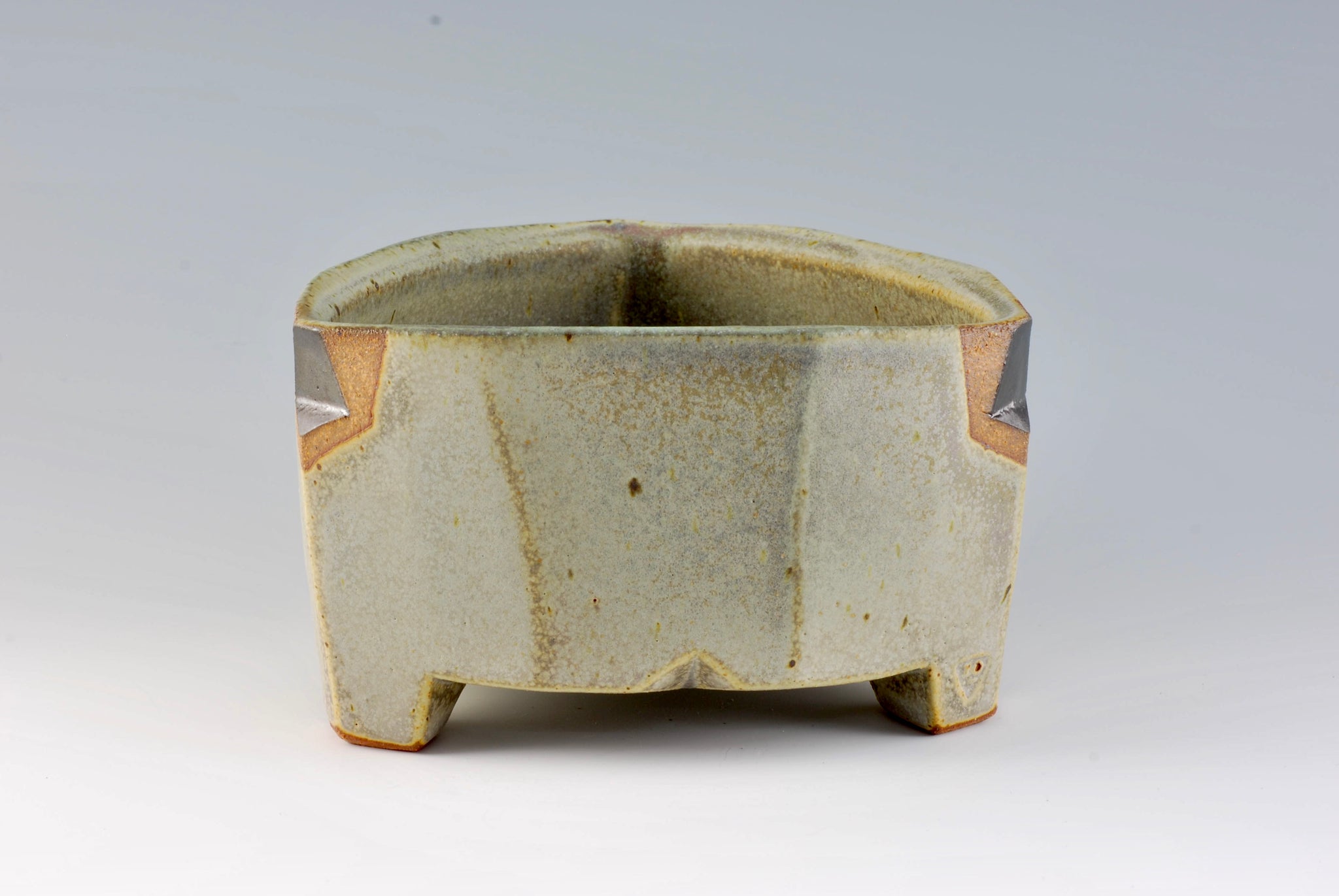 TRIANGULAR BOWL 39
